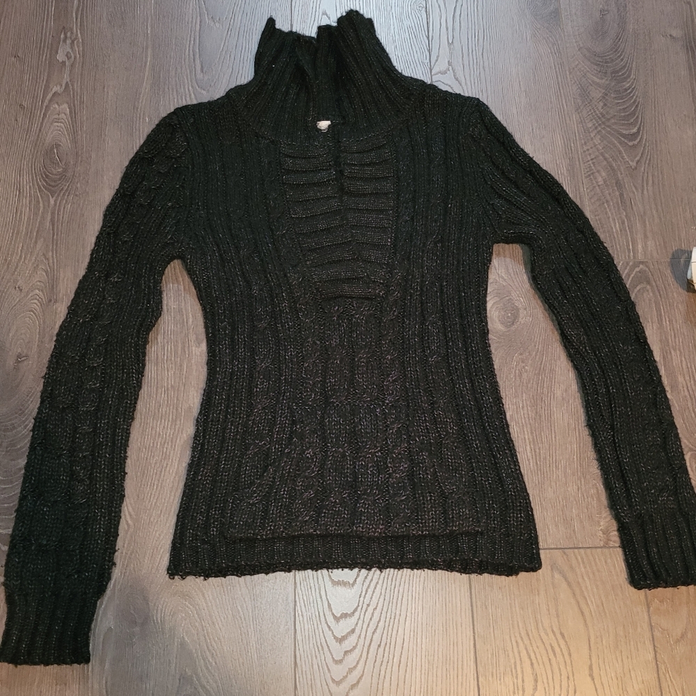💚 Black Sweater